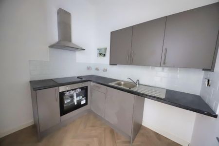 2 bedroom flat to rent - Photo 4