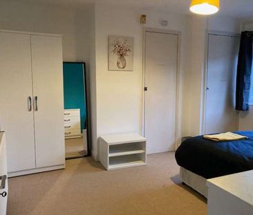 Spenser Road Room 2 - Photo 6