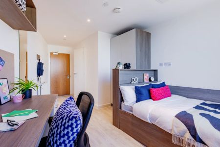 Silver En Suite - Photo 4