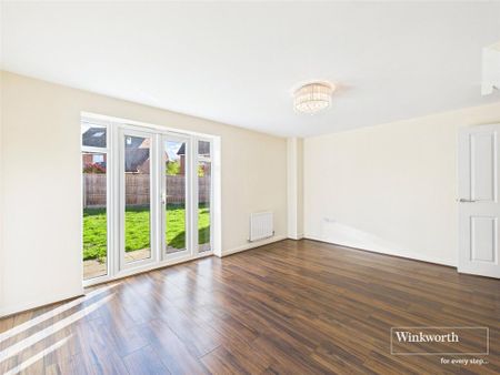 4 bedroom detached house to rent - Photo 3