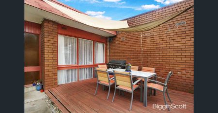 Stylish & Comfortable Home in Sought-After Brentwood Zone - Photo 2