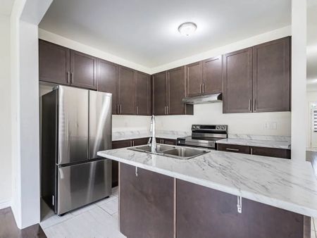 For Lease - 10 Truffle Court, Brampton, Ontario - Photo 4