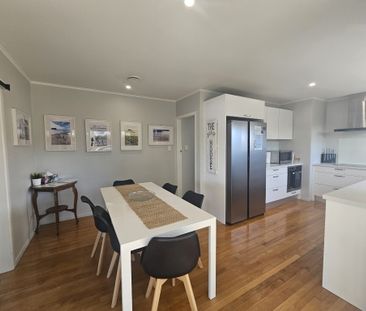 Fully Furnished On Pitau - Mt Maunganui - Photo 2