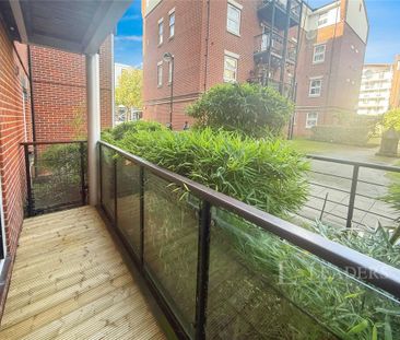 2 bedroom flat to rent - Photo 6