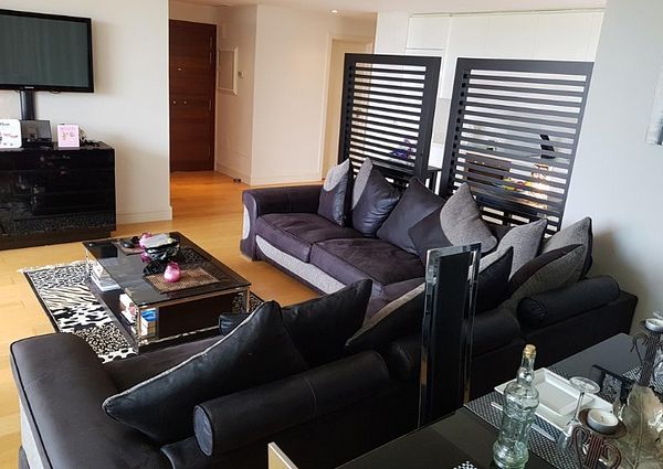 3 Bedroom Apartment For Rent in Estepona