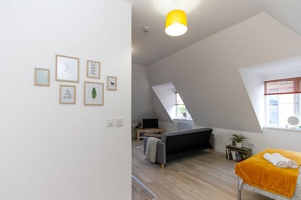 Studio Flat, Gosford Street, CV1 - Photo 1