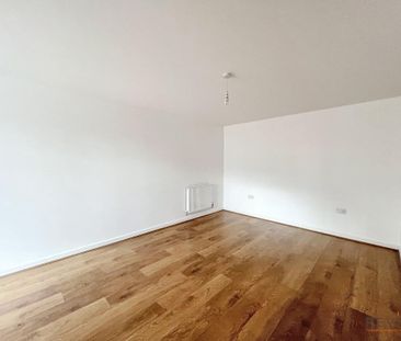 4 bedroom detached house to rent - Photo 3