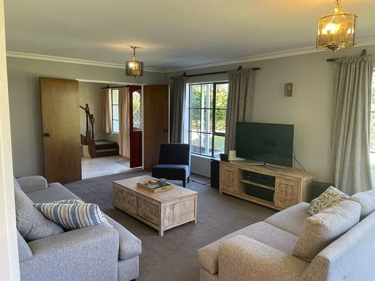 Large 4 bed home with bonus large rumpus room - Photo 1
