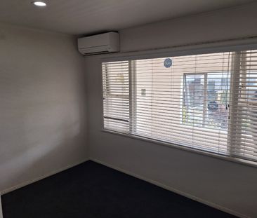 Popular Papatoetoe - Photo 1
