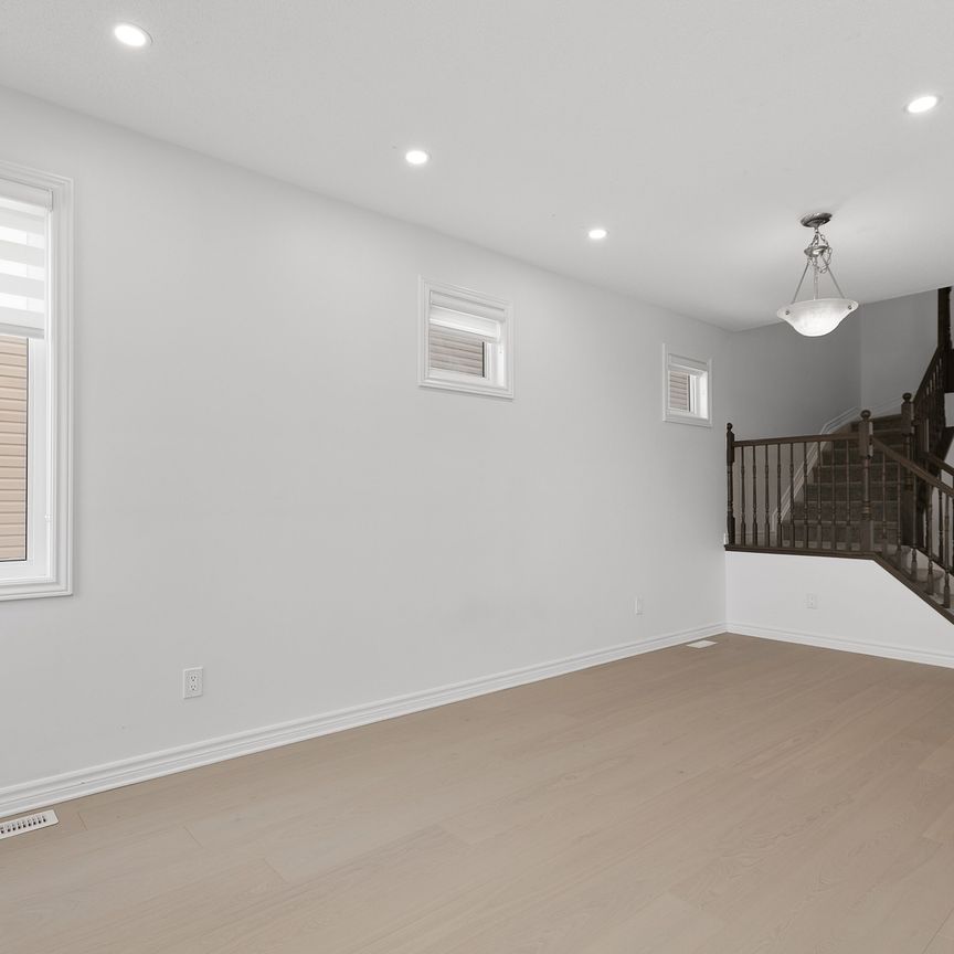 For Lease - 2477 Waterlilly Way, Barrhaven, Ontario - Photo 1