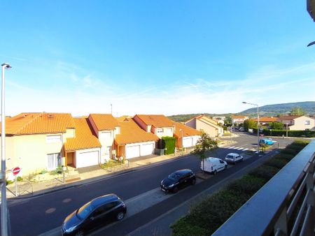 Location Appartement 3 pièces 65m² - Photo 2