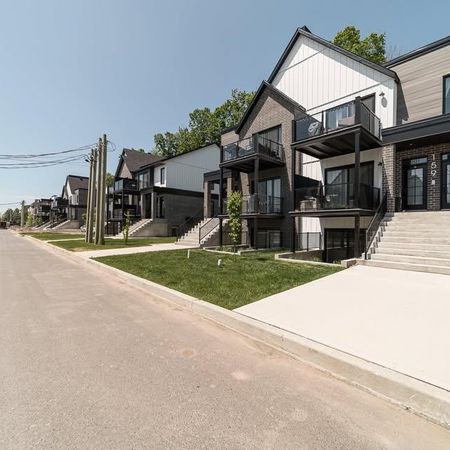 4 1/2 à louer à Cowansville, Quartier Papineau , disponible maintenant et pour juillet, animaux acceptés - Photo 4