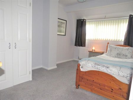 3 bedroom link detached house to rent - Photo 5