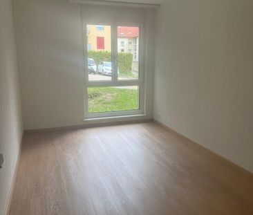 Appartement entiérement rénové avec terrasse - Photo 3