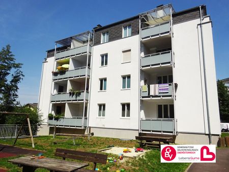 Helle Erdgeschoßwohnung mit Loggia und Tiefgarage - Photo 2