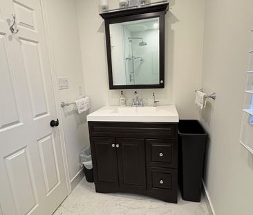 For Lease - 1841 Sherwood Forrest Circle, Mississauga, Ontario - Photo 5