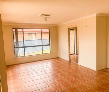 Modern Three Bedroom Home - Photo 1