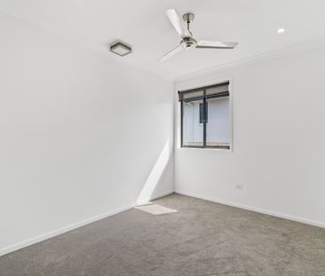 27 Casuarina Drive, Molendinar - Photo 5