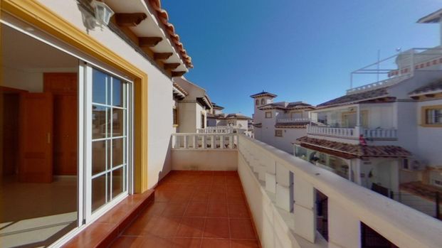 Chalet adosado en alquiler, C/ Castillo San Roque - Residencial Playa Golf II -, , M104166 - Photo 1