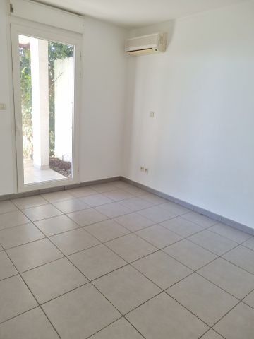 Location Appartement 2 pièces 42m² STE CLOTILDE 97490 - Photo 3