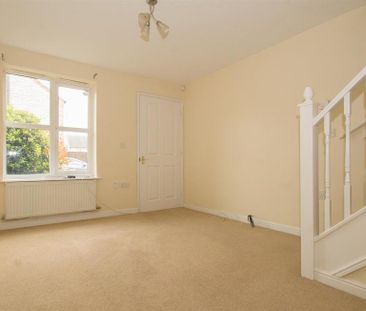 2 bedroom semi-detached house to rent - Photo 5