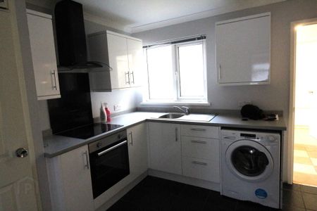 14 Herbert Avenue, Larne, BT40 1NL - Photo 5