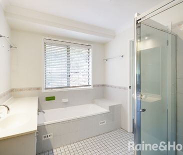 Tranquil Family Living in a Prime Location - Photo 4