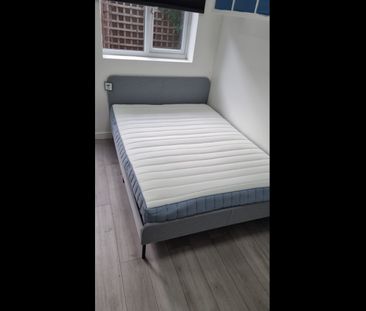 Studio Flat, Parsonage Street, E14 - Photo 4