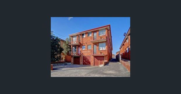 Renovated 2 Bedroom Unit - Photo 1