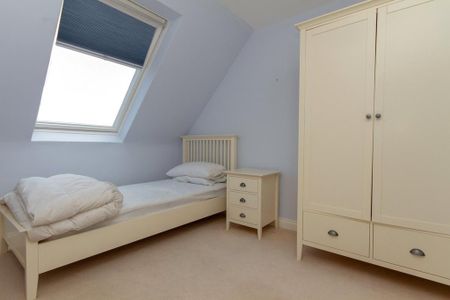 4 bedroom link detached house to rent - Photo 2