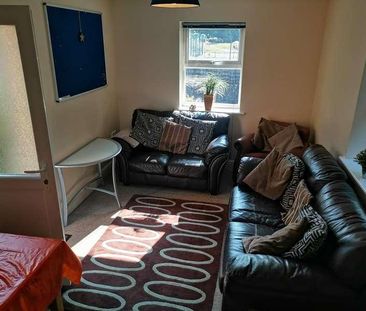 Bedroom House In Bournemouth, BH9 - Photo 2