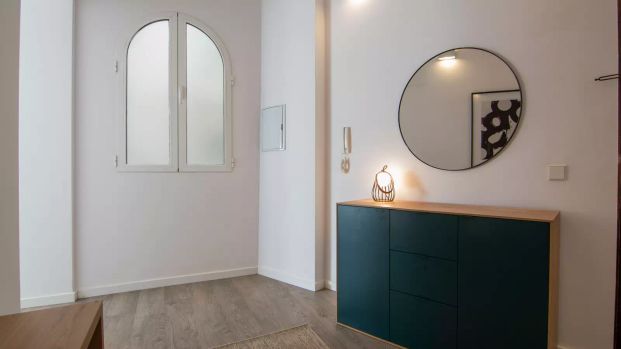 4-bedroom apartment for rent in Sant Francesc, bills included - Photo 1