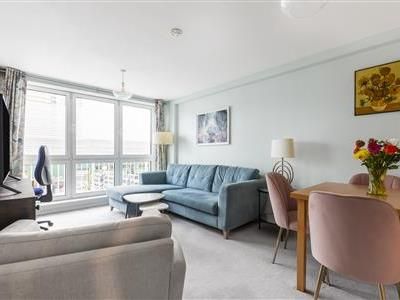 Lombard Road, SW11 - Photo 4