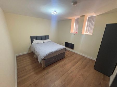 1 bed 512 - To Let - Photo 3