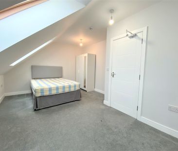 Elmshott Lane, Slough - Photo 5
