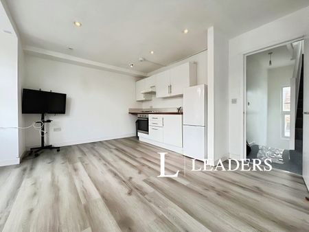 4 bedroom mid-terrace to rent Rugby Place, Brighton - Photo 2