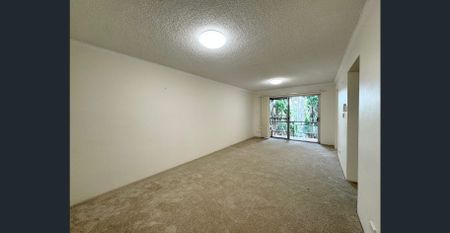 Quiet, Renovated, and Beautifully Presented in Prime Location! - Photo 3