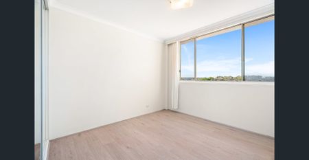 Stylish Two Bedroom Apartment in Brighton-Le-Sands - Photo 5