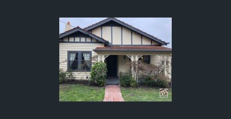 PERIOD CHARM! - Photo 5