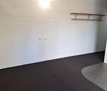 UNFURNISHED 1 BEDROOM UNIT IN CAIRNS NORTH (6 MTH LEASE) - Photo 6