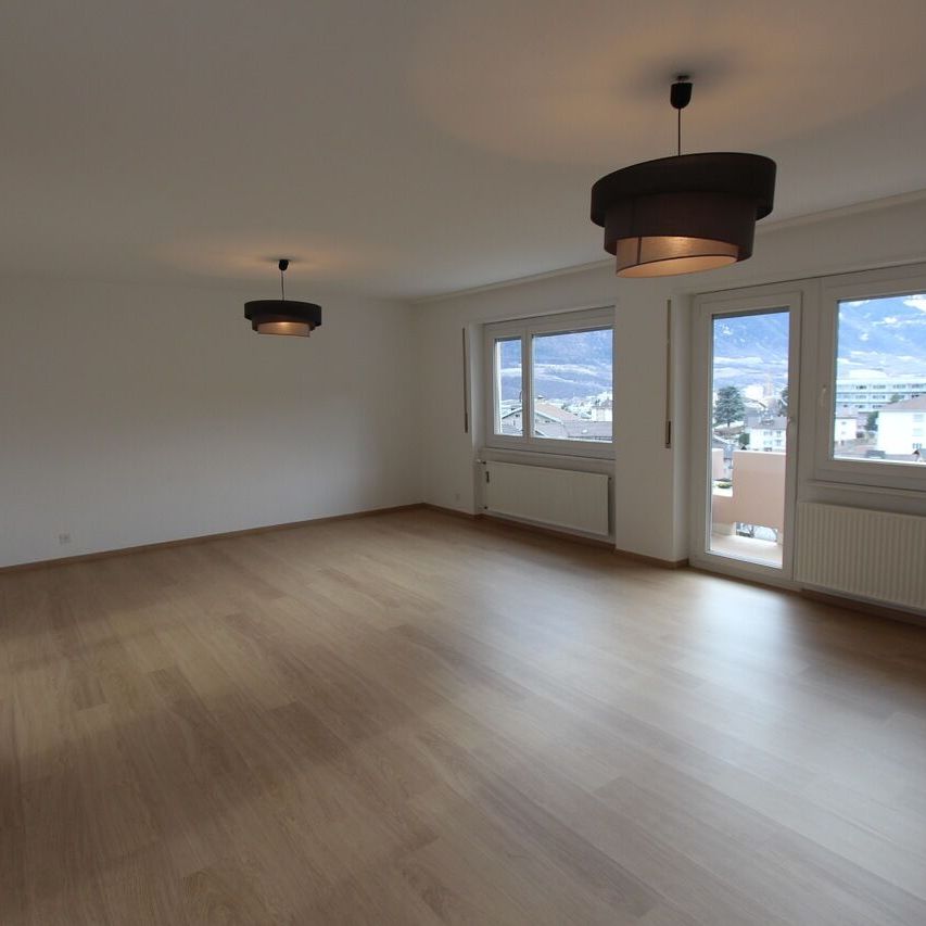 4.5-ROOM APARTMENT ON THE HIGH GROUNDS OF SIERRE - Photo 1