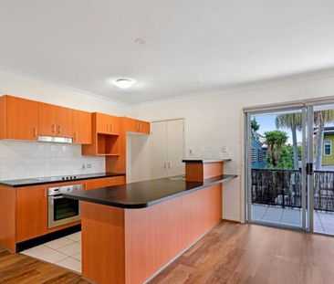 LIFESTYLE IN THE HEART OF THE BROADWATER - Photo 5