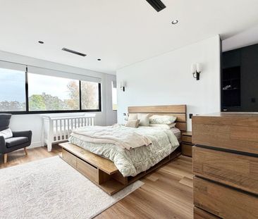 Near-new five-bedroom duplex with stylish modern living - Photo 5