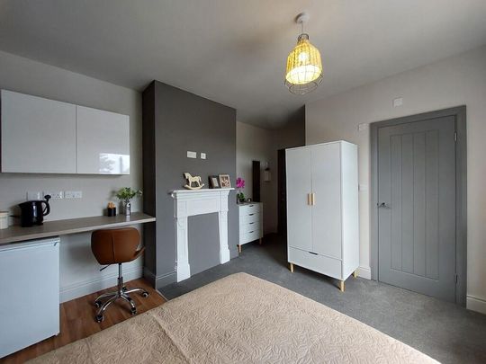 1 bedroom in a house share to rent - Photo 1