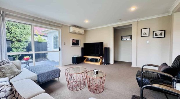 Modern design meets exceptional comfort - Photo 1
