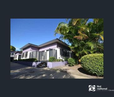 LOWSET UNIT IN GATED COMPLEX IN BEAUTIFUL KANGAROO POINT - Photo 6