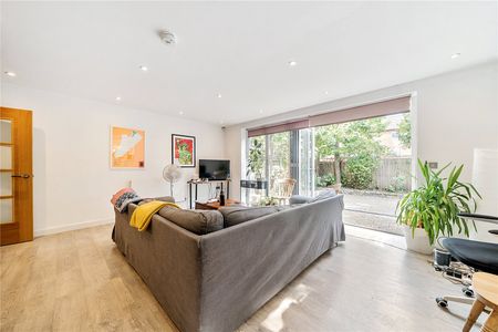 Avenue Road, N15, London - Photo 2