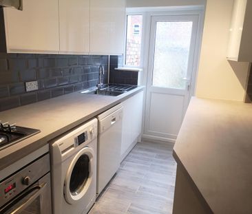 3 bedroom terraced house to rent - Photo 4