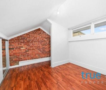 STUNNINGLY PRESENTED SPLIT LEVEL HOME IN IDEAL LOCATION - Photo 6