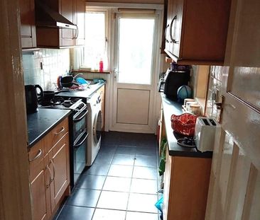 3 Bed Terraced House, Drake Road, HA2 - Photo 1